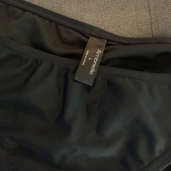 Bikini 👙 - Picture 3 of 4